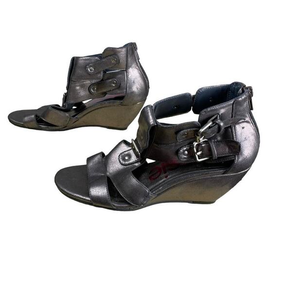 Kensie Silver Faux Leather Strappy Wedge Sandals Size 7 SALE - Picture 5 of 14